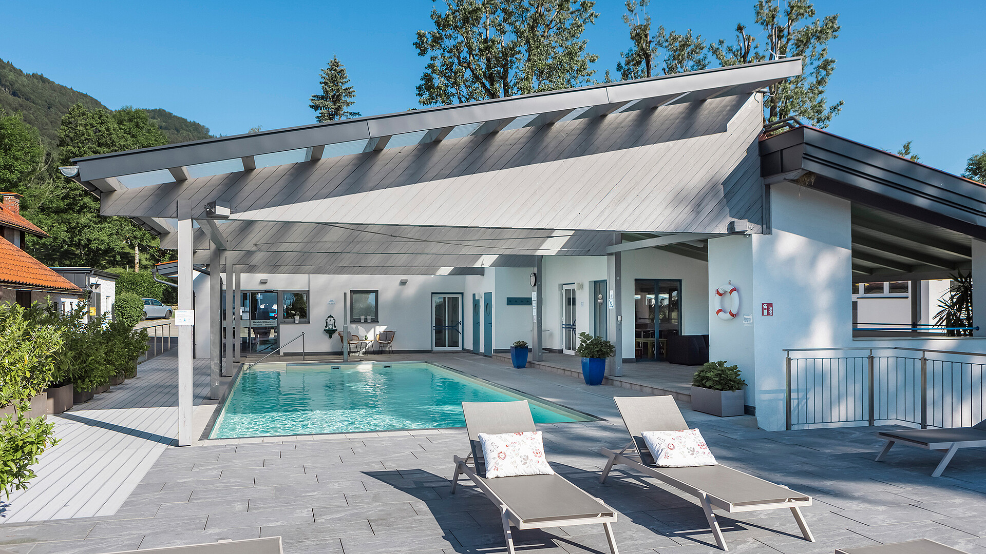 Ansicht des Schwimming Pools im Camp Mondseeland