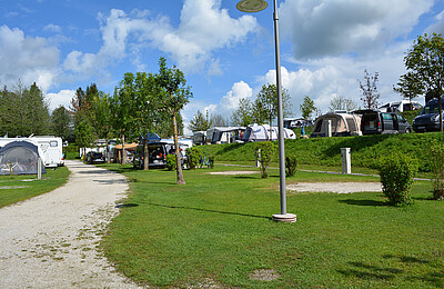 Komfort Stellplatz im Camp Mondseeland